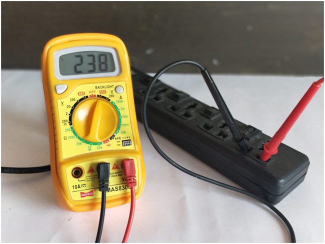 How to measure AC voltage with Multimeter