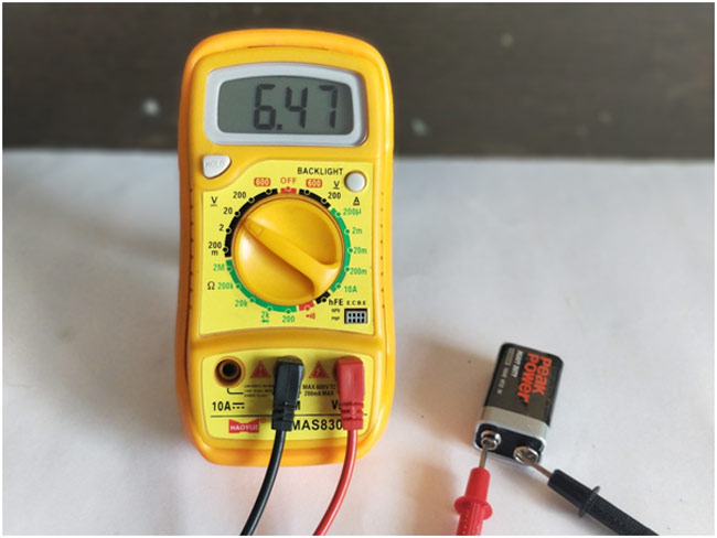 How to measure DC voltage with Multimeter