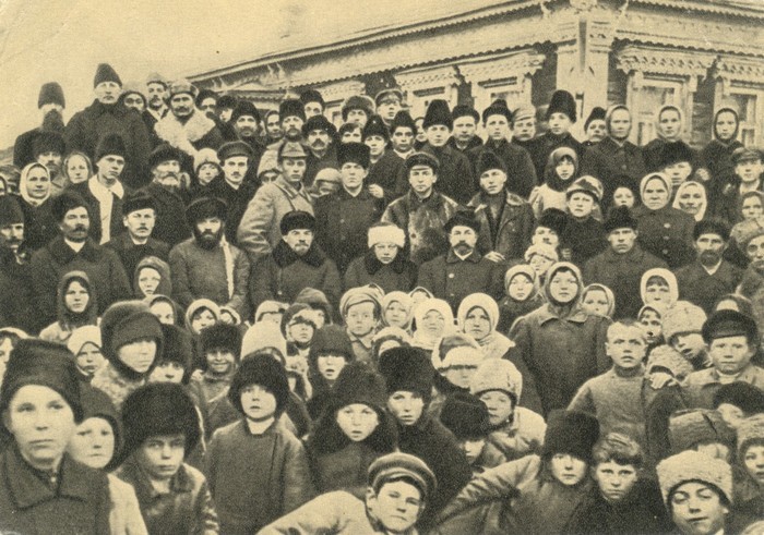 Ленин и жители деревни Кашино. Фото на память. Файл: лампочка-общее. 
